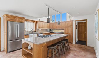 28 E Ridge Ct, Cheshire, CT 06410