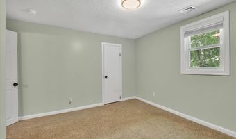 68 Old Oak Trl, Coventry, CT 06238