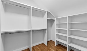 9919 LOGAN Dr, Potomac, MD 20854