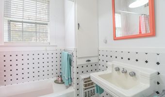 145 Saint Francis St, Biloxi, MS 39530