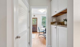 1401 S EDGEWOOD St 492, Arlington, VA 22204