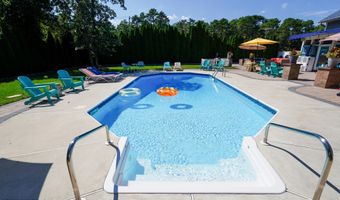 449 Montgomery St, Bayville, NJ 08721