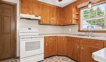 32 Loveland Ln, Bristol, CT 06010
