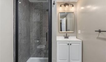 10 Abbott Valley View Dr, Cumberland, RI 02864