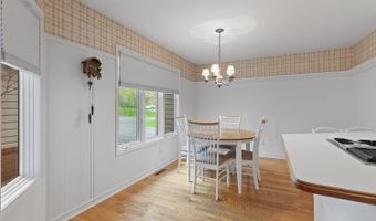 830 Richlyn Dr, Adrian, MI 49221