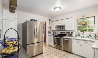89 Candlewood Lake Rd, Brookfield, CT 06804