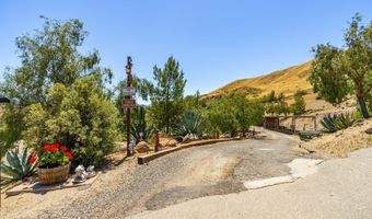 13602 Sego Rd, Agua Dulce, CA 91390