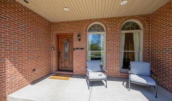 5120 Country Hills Dr, Aurora, IN 47001