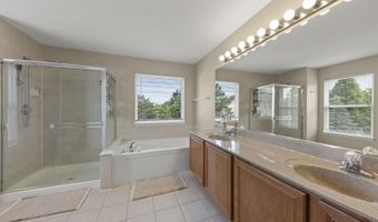 621 Lake Cornish Way, Algonquin, IL 60102