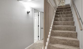 463 Londondary Dr, Ballwin, MO 63011