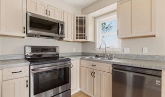 507 County Rd, Barrington, RI 02806