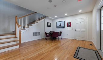 14 Clinton Ave 3, Jamestown, RI 02835