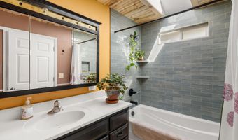 2140 N Valley View Rd, Ashland, OR 97520
