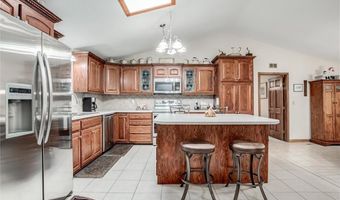 18345 Nottingham Ct, Basehor, KS 66007