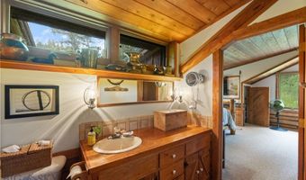750 Black Bear Rd, Bozeman, MT 59718