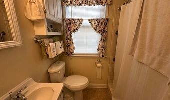 605 S Pembroke Ave, Ahoskie, NC 27910