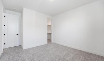 1599 Grayhawk Dr, Basehor, KS 66007