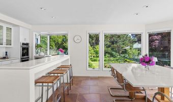 24 Sarahs Path, Amagansett, NY 11930
