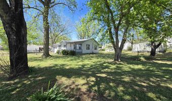 32 E Main St, Ash Flat, AR 72513
