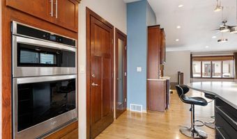 400 Oakland Pl NE 9, Austin, MN 55912