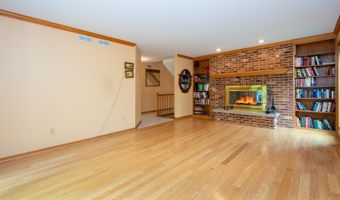 25047 W Palmer Ct, Antioch, IL 60002