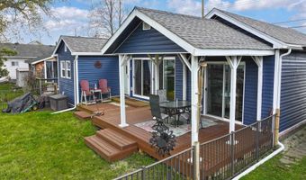 6334 Marina Dr, Algonac, MI 48001