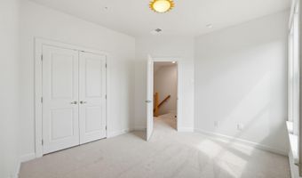 1149 S MONROE St, Arlington, VA 22204