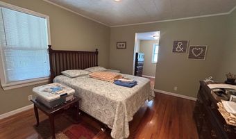 131 Lansworth Dr, Austinville, VA 24312