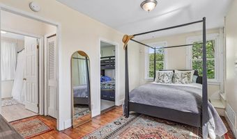 8893 LONGSWAMP Rd, Alburtis, PA 18011