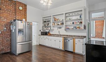 432 S 5th St, Atchison, KS 66002