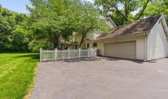 14 Cambridge Circle Ct, Ballwin, MO 63011