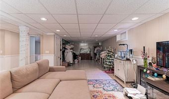529 Shippeetown Rd, East Greenwich, RI 02818