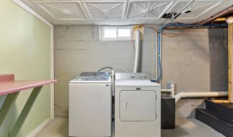 328 W Hollis St, Nashua, NH 03060