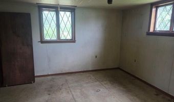 302 Crestview Dr, Acme, PA 15610