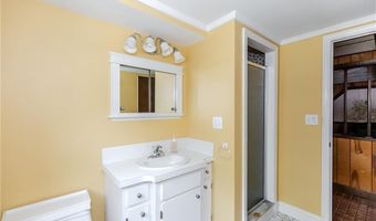 3 Ostend St, Johnston, RI 02919
