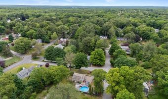 11 Autumn Ln, Attleboro, MA 02703
