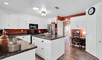 19955 Chickasaw Rd, Apple Valley, CA 92307