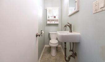 945 Rose Dr, Ann Arbor, MI 48103