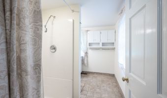 117 Long Meadow Hill Rd, Brookfield, CT 06804