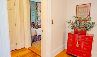 48 Old Searsport Ave, Belfast, ME 04915