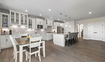 313 Crest Ln, Adams Twp., PA 16046