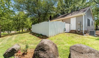 2722 Hillmont Dr, Charlotte, NC 28226