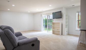 42243 CANARY GRASS Sq, Aldie, VA 20105