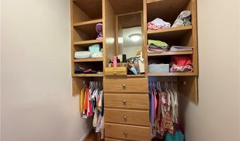 251 Kingston Dr, Aurora, OH 44202