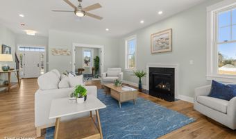 8 Stone Creek Dr, Brentwood, NH 03833