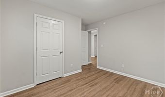 6 Spring Lake Cir, Savannah, GA 31407