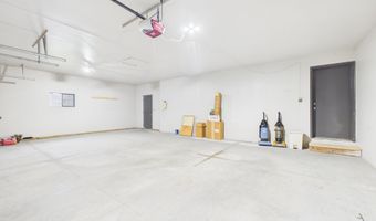 1212 E Fleetwood Cir, Brandon, SD 57005