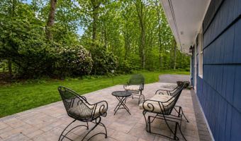 14 Elmcrest Dr, Danbury, CT 06811