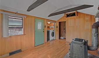 26 Thomas St, Charlestown, RI 02813