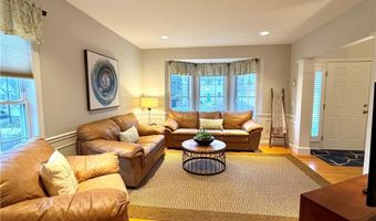 34 Marian Ave, Narragansett, RI 02882